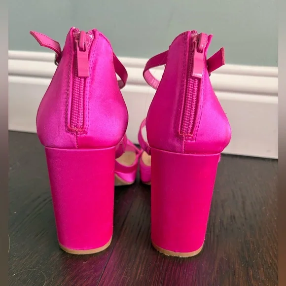 Women's Hot Pink Block Heel Strappy Sandals - Picture 2 of 3